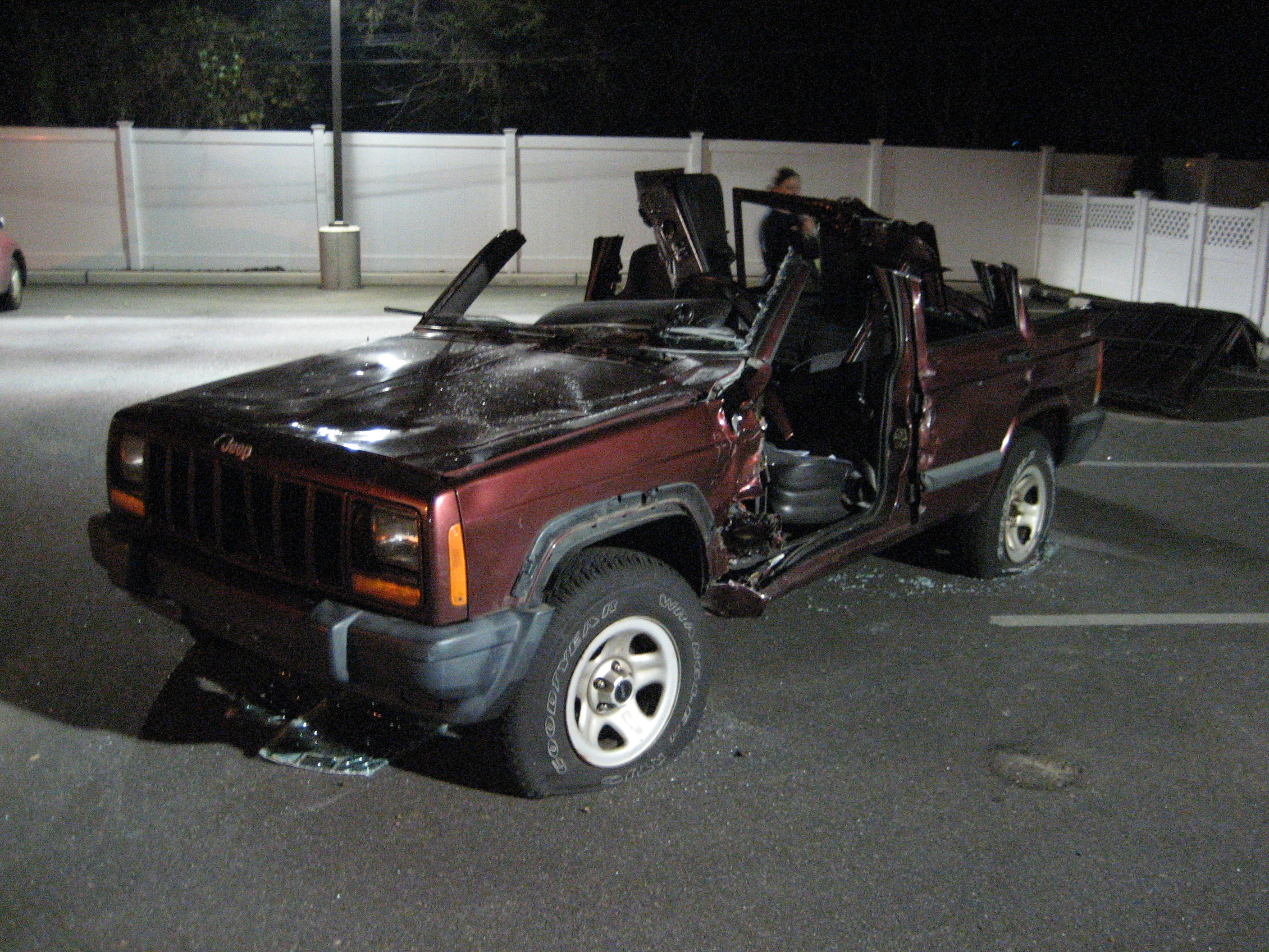 Jeep XJ Destroyed - 02
