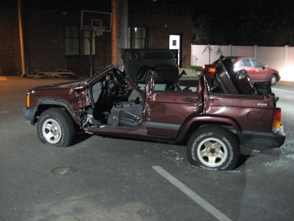 Jeep XJ Destroyed - 03